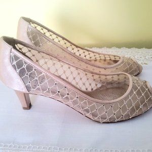 Adrianna Papell Gold Heels Sz 8.5. Womens Peep Toe Pumps